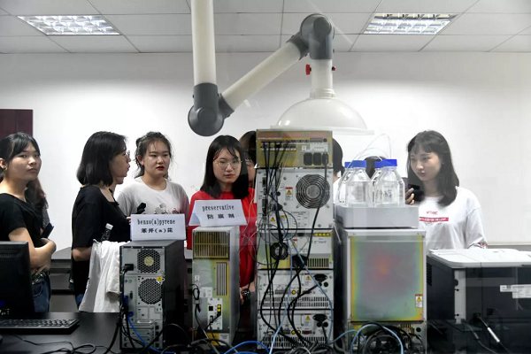 精品久久久久久无码人妻